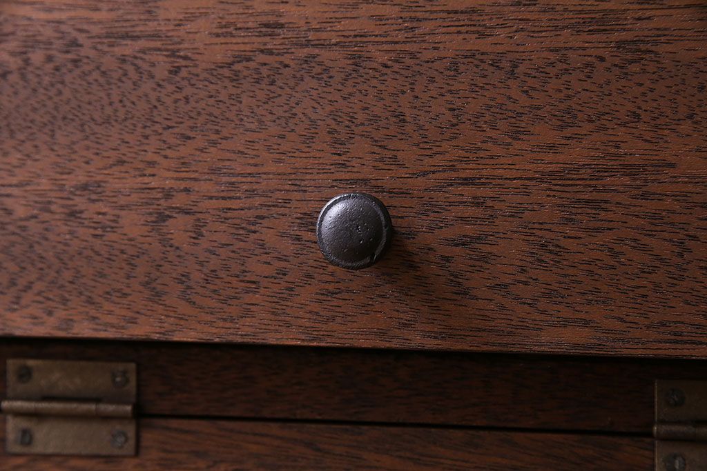 レトロ家具　昭和レトロ　マス目が可愛らしいパタパタ収納棚(キャビネット、戸棚)