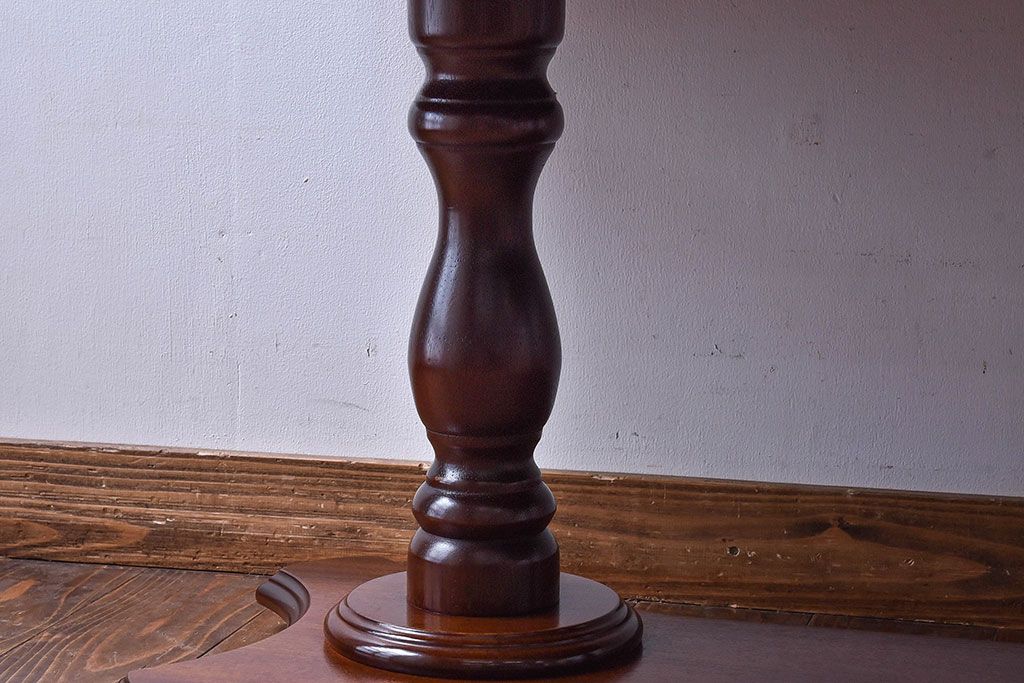 【I様ご成約済】イギリスビンテージ　マホガニー材　経年による褐色が美しいセンターテーブル(リビングテーブル)