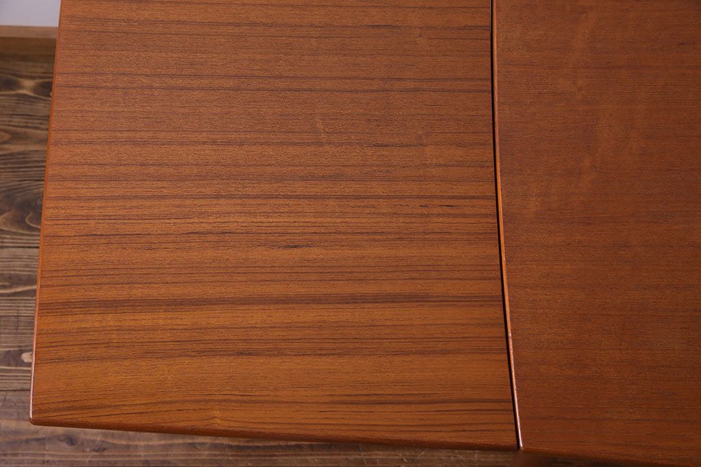 【S様ご成約分】北欧家具　チーク材　シンプルなデザインが魅力的なエクステンションテーブル(ダイニングテーブル)