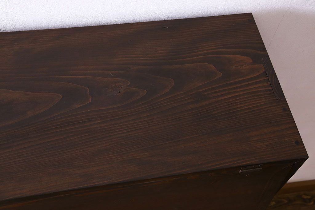 アンティーク家具　和製アンティーク　古材の木味が魅力的なパタパタ収納棚(戸棚、下駄箱)(1)