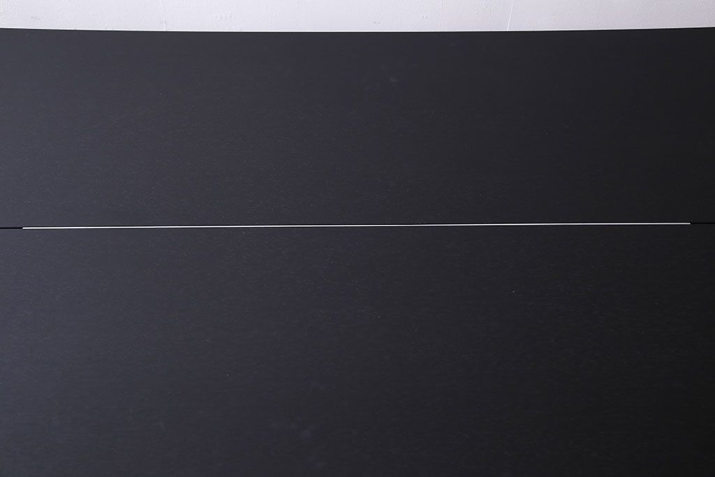 中古　Molteni&C(モルテーニ)　コンテンポラリー　モダンなエクステンションテーブル(ダイニングテーブル)(定価約108万円)