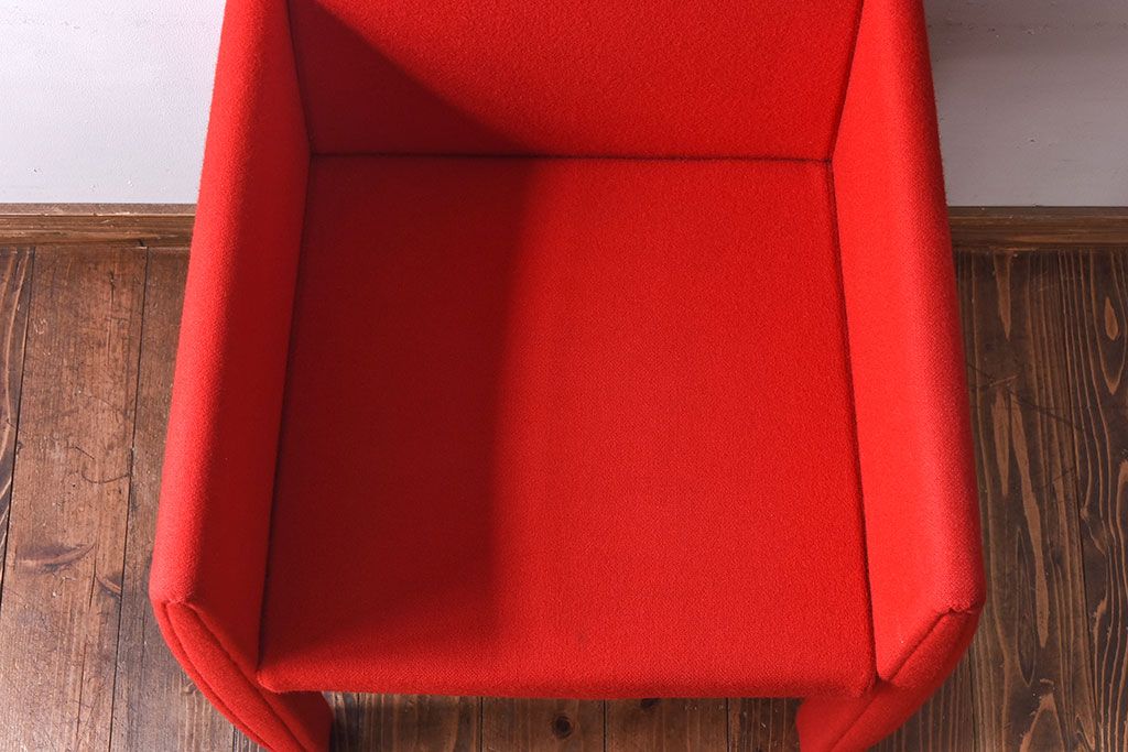 中古　arflex(アルフレックス)　FE(エフィー)　目を引く赤いアームチェア(1人掛けソファ)(1)(定価約11万円)