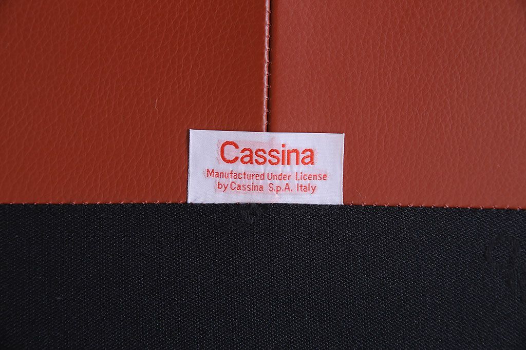 中古　Cassinaixc.(カッシーナイクスシー)　405-2P DUC(デュック) 革製二人掛けソファ(1)(定価約116万円)