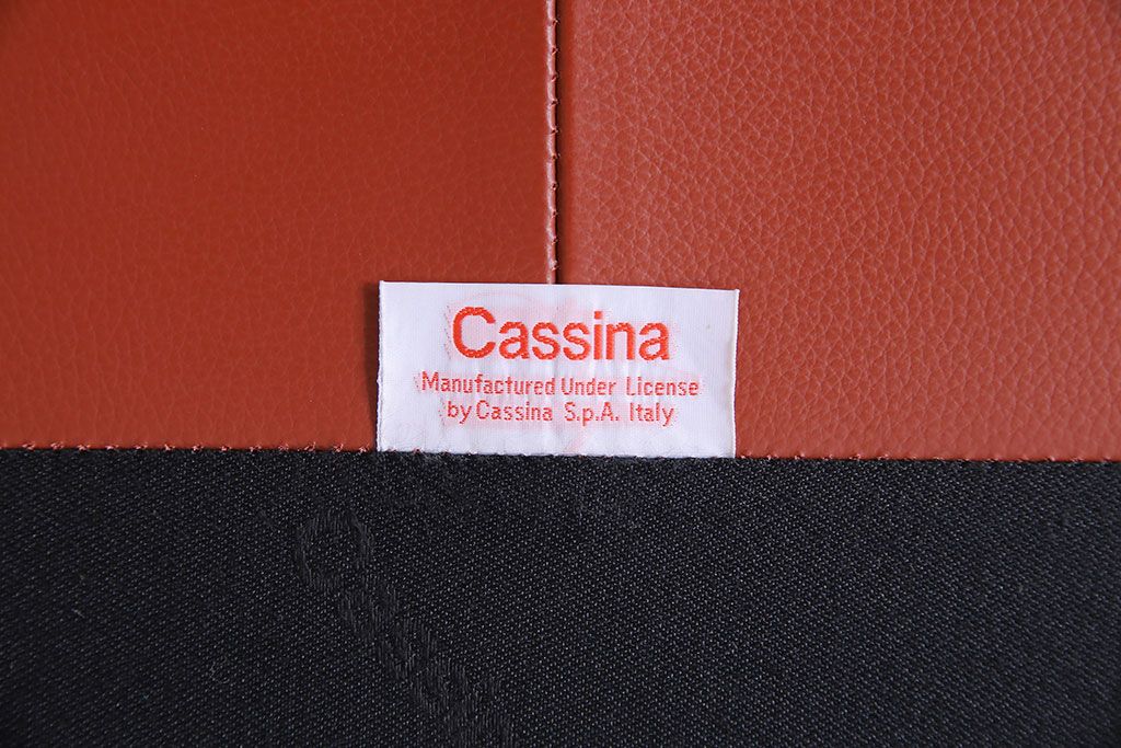 中古　Cassinaixc.(カッシーナイクスシー)　405-2P DUC(デュック) 革製二人掛けソファ(2)(定価約116万円)