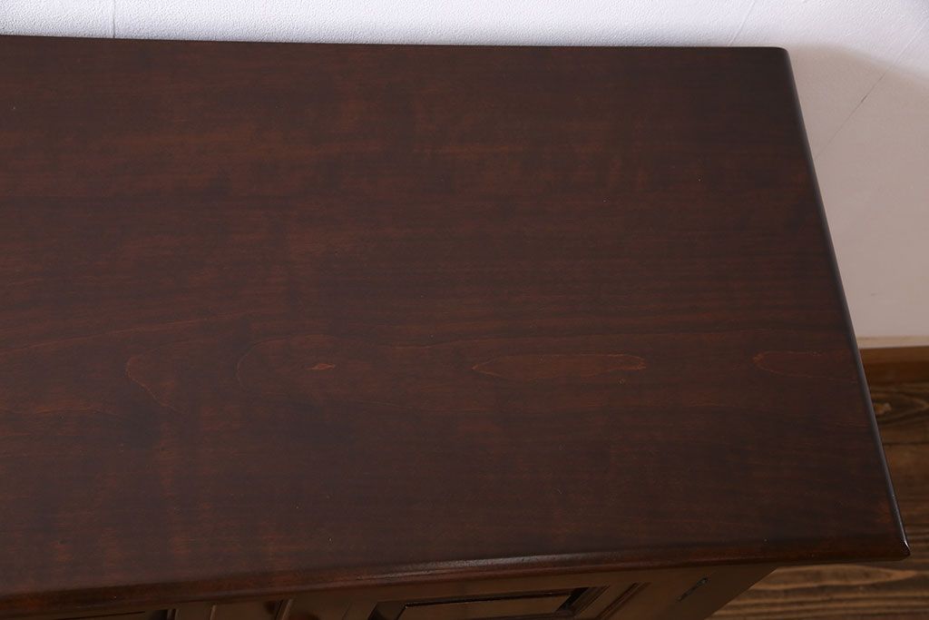 中古美品　松本民芸家具　面取りデザインがおしゃれなE型サイドボード(収納棚、戸棚)(定価約37万円)