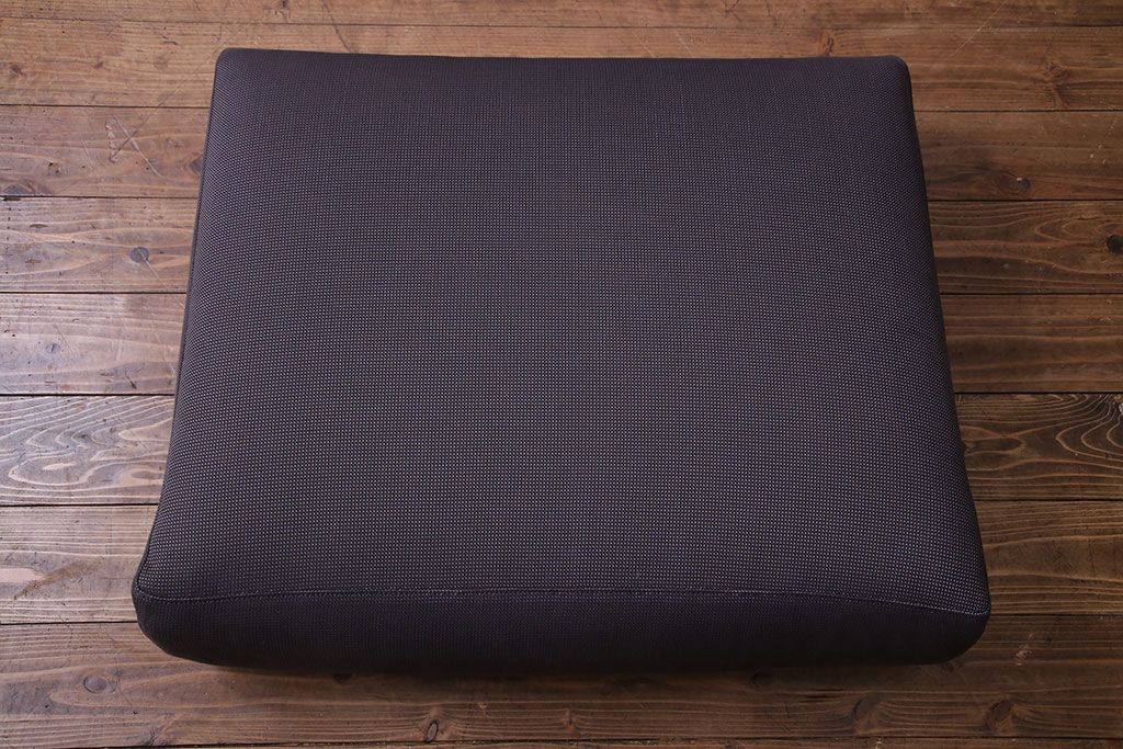 中古　Cassina(カッシーナ)　GRANDANGOLO(グランダンゴロ)　1人掛けソファ(1Pソファ、シングルソファ)(定価約38万円)