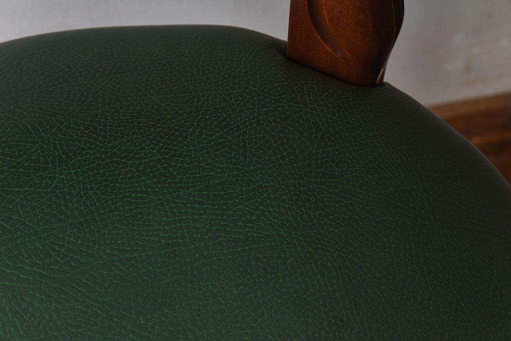 中古　フランス製　上品なデザインが魅力的な本革のチェア(椅子)(1)