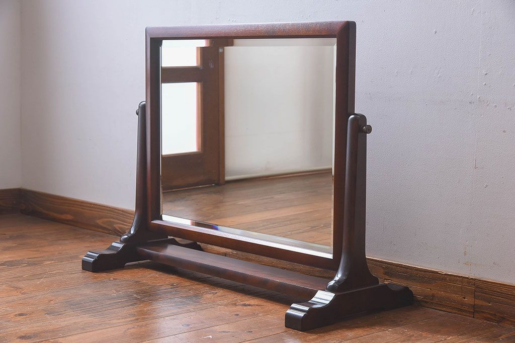 アンティーク雑貨　中古　北海道民芸家具　深みのある色合いが魅力的なシンプルなデザインの鏡(ミラー)