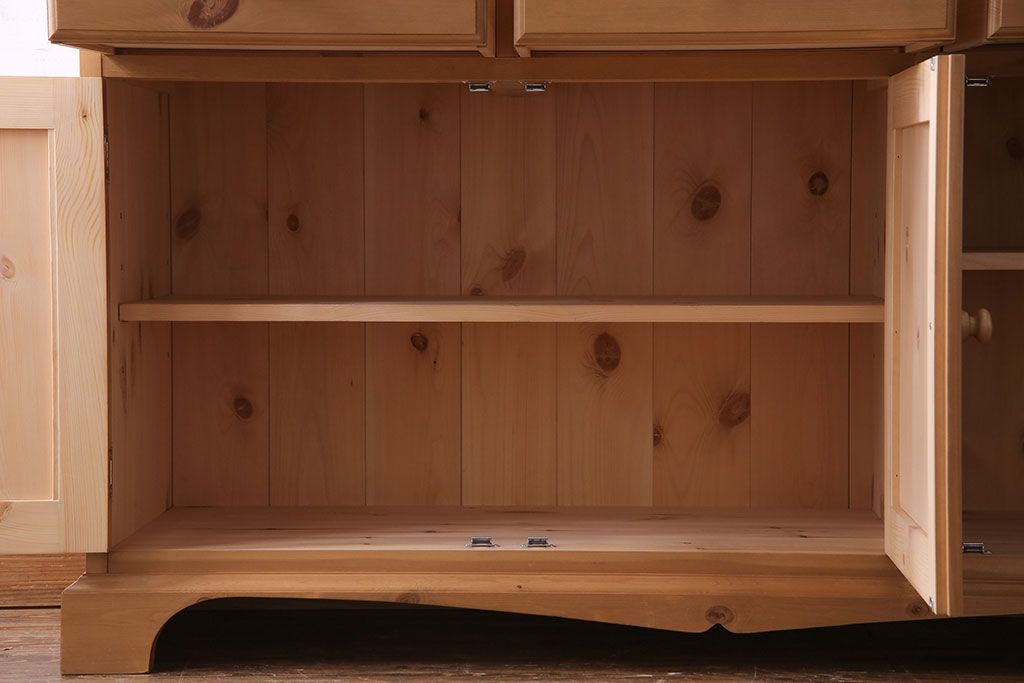 中古　ペニーワイズ　パイン材　 3ドアカップボード(食器棚、キャビネット、収納棚)(定価約35万円)