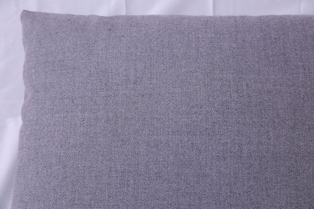 アンティーク雑貨　中古　arflex(アルフレックス)　OLTANO(オルタノ)　スモーキーカラーのクッション(3)