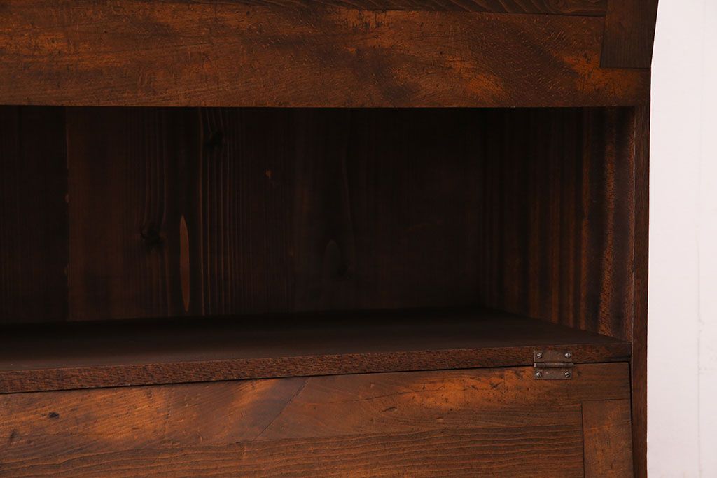 アンティーク家具　アンティーク　古材使用　パタパタ扉がおしゃれなキャビネット(下駄箱、収納棚)