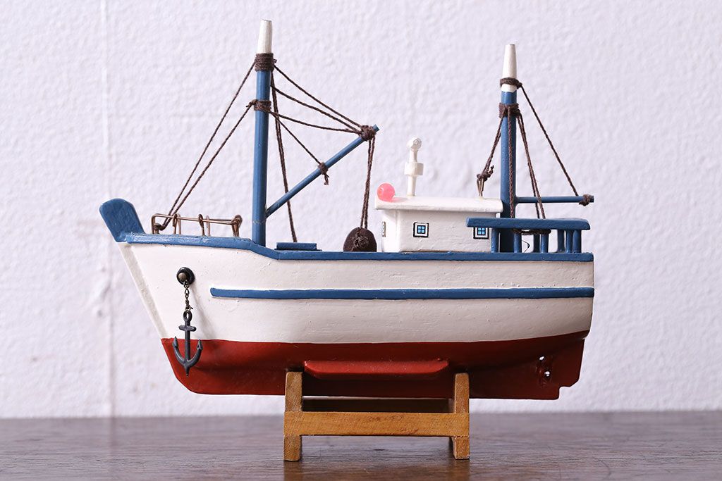 アンティーク雑貨　イギリスビンテージ　1970年頃　マリンカラーがおしゃれな船の模型(オブジェ、おもちゃ)