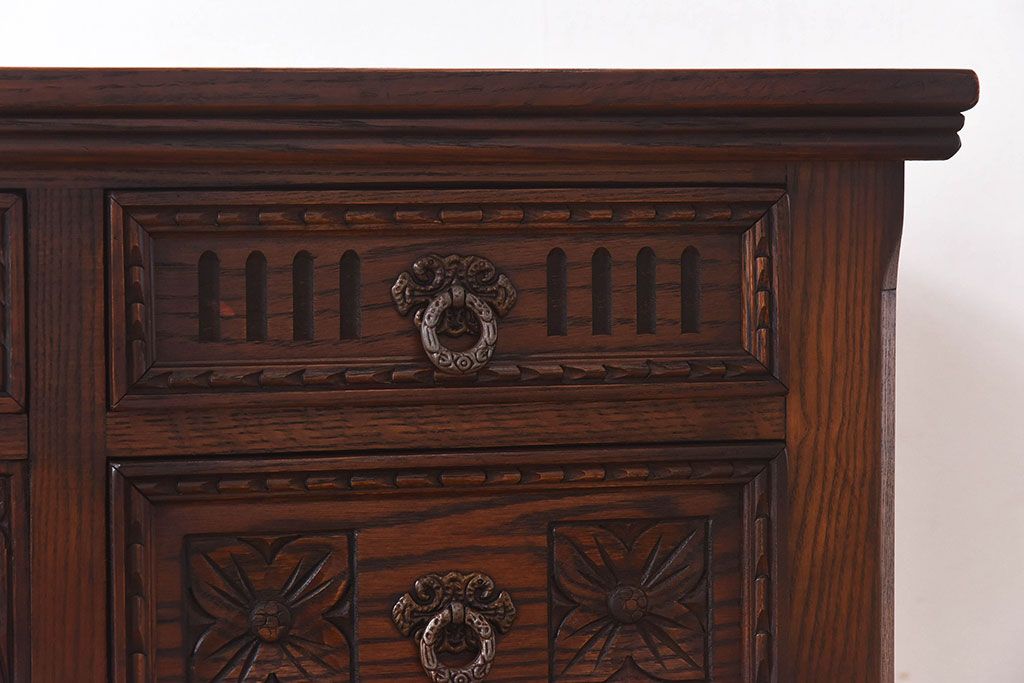 中古　old charm(オールドチャーム) アンティーク調のデザインがおしゃれなデスク(作業台)