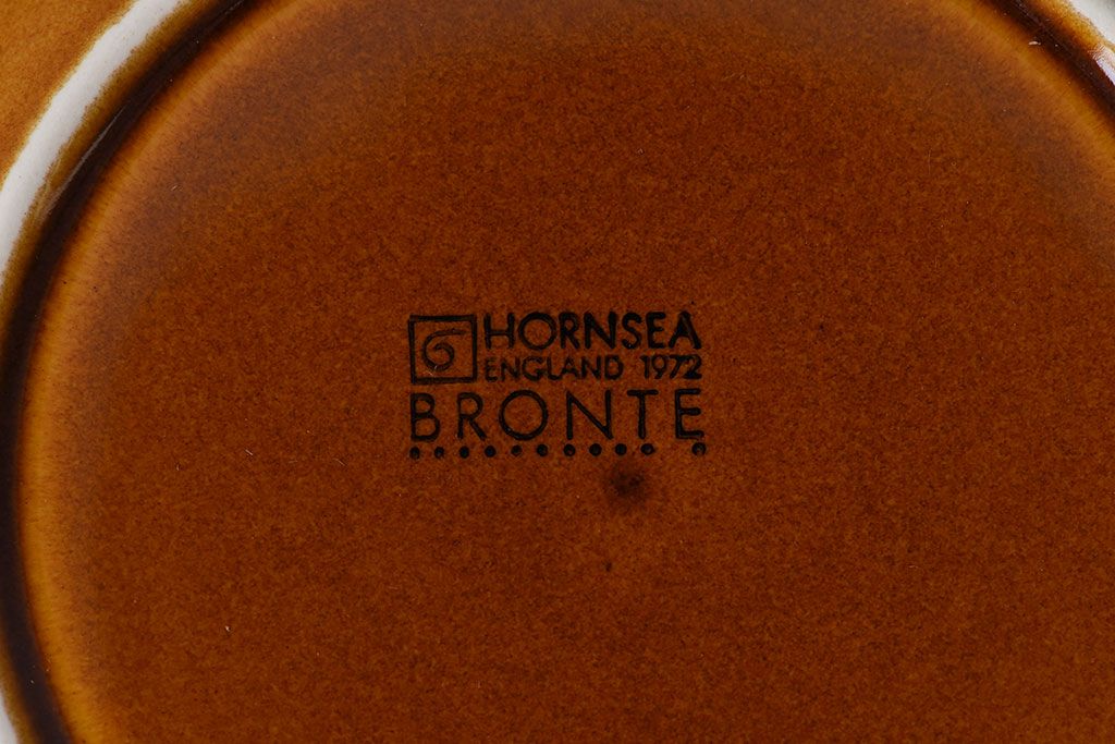 イギリスビンテージ　HORNSEA(ホーンジー)　BRONTE(ブロンテ)シリーズ　カップ&ソーサー&プレート4客セット(洋食器)