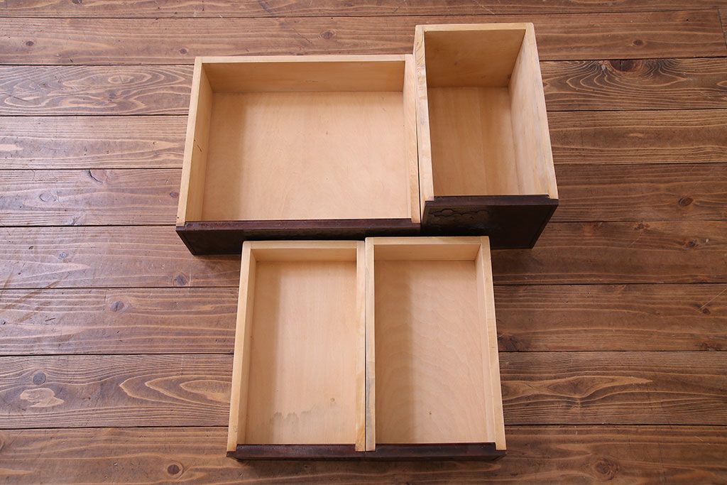 ヴィンテージ家具　ビンテージ　伝統工芸　軽井沢彫り　高級感のある佇まいのドレッサー(鏡、鏡台)