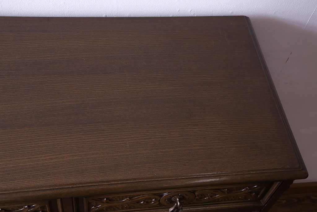 ビンテージ　神戸洋家具老舗たかねや製　オーク材使用の上品なチェスト(引き出し)(永田良介)