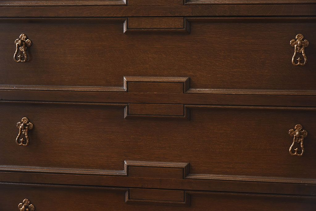 ビンテージ　神戸洋家具老舗たかねや製　オーク材使用の上品なチェスト(引き出し)(2)(永田良介)