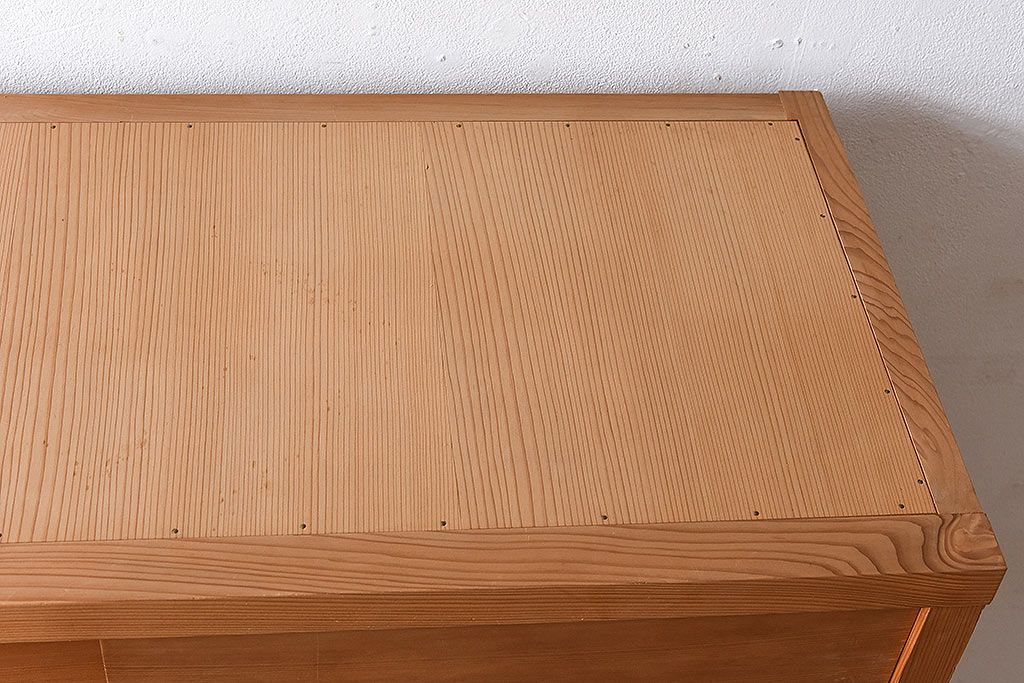 中古　竹の装飾と木の質感が味わい深い置き水屋(茶水屋、戸棚、茶棚)(2)