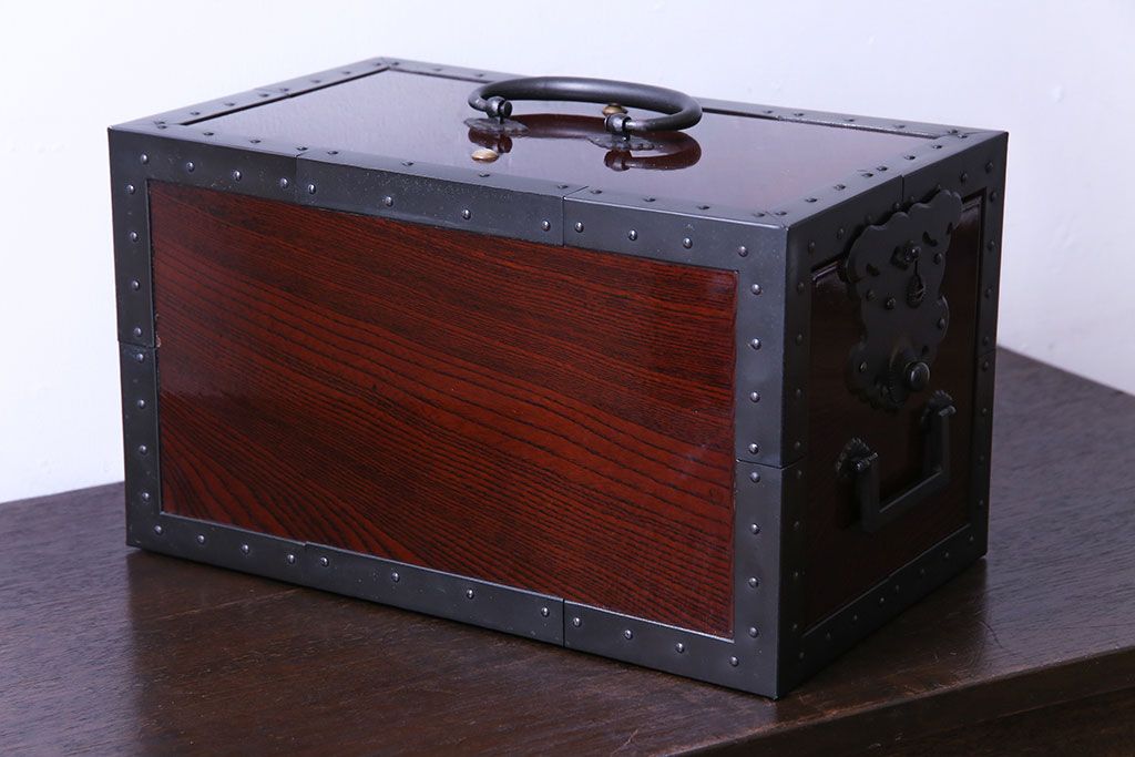 中古　匠工芸製　木地呂塗りのツヤが美しい金庫箪笥(帳箱、船箪笥、千両箱)