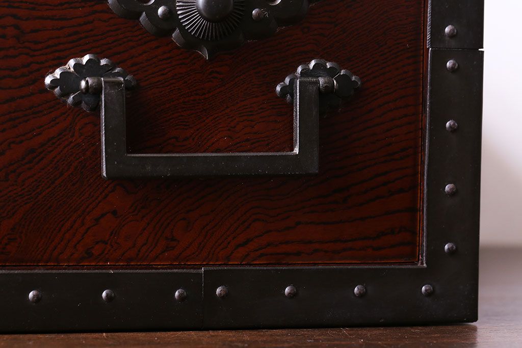 中古　匠工芸製　木地呂塗りのツヤが美しい金庫箪笥(帳箱、船箪笥、千両箱)