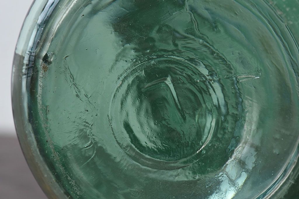 アンティーク雑貨　イギリス　SOLIDEX　金具の風合いと薄緑の色合いがおしゃれなガラスビン(保存瓶・ジャー)(2)