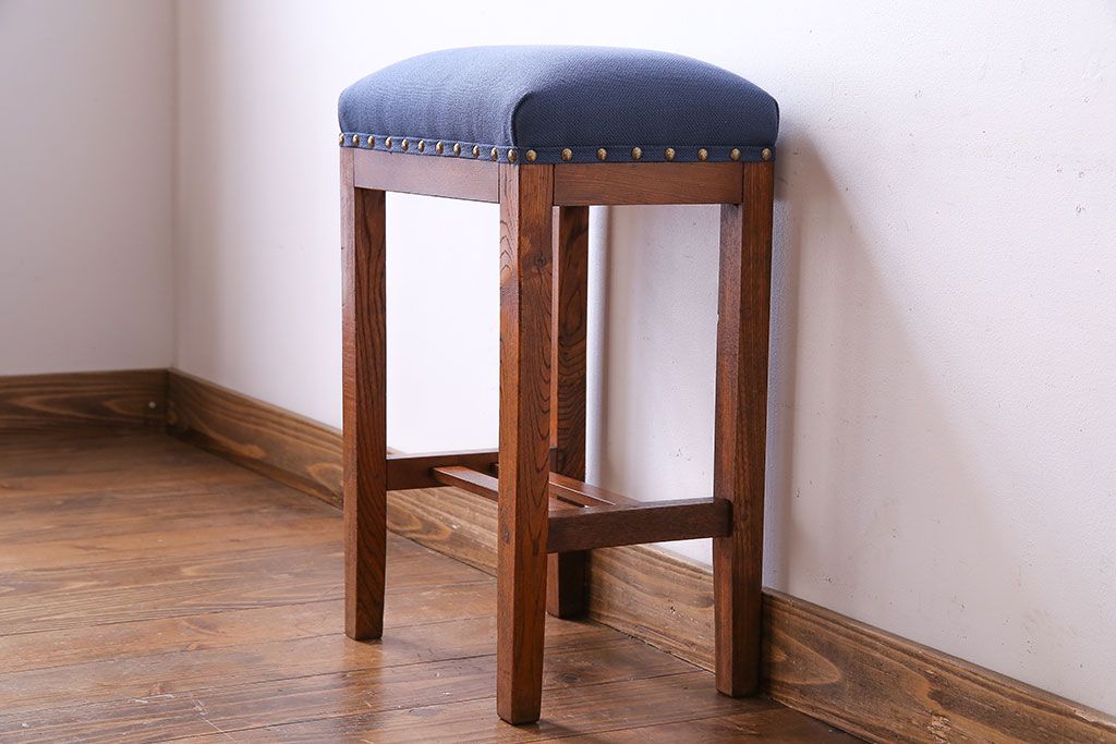 レトロ家具　昭和レトロ　欅材使用の上質な角スツール(椅子、チェア)