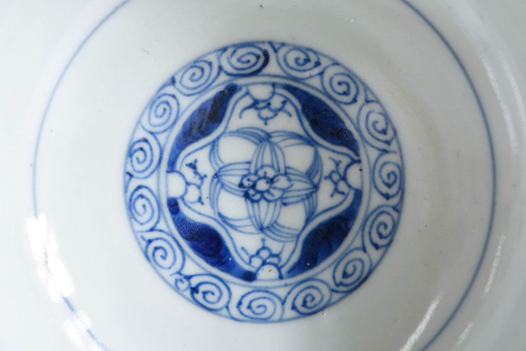 江戸期 大明成化年製 古伊万里 赤絵南蛮図染付 蓋茶碗