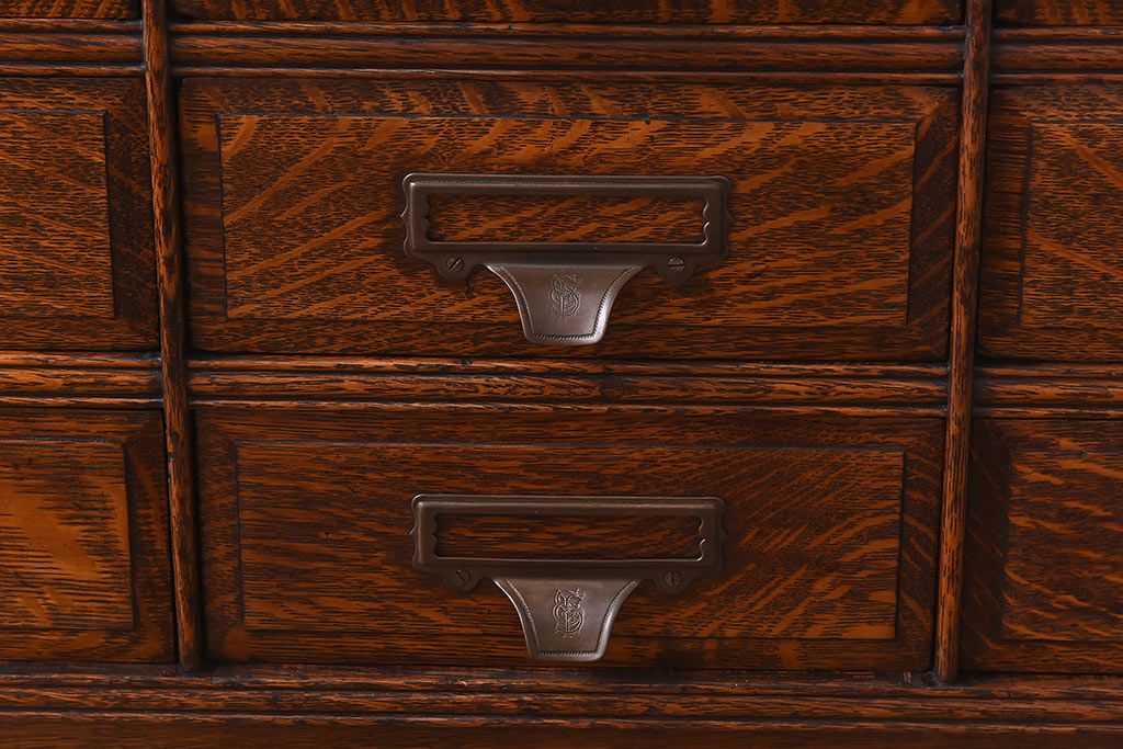 アンティーク家具　イギリスアンティーク　オーク材の杢目が美しいカードケース(引き出し、チェスト、小物収納、図書館、図書室)