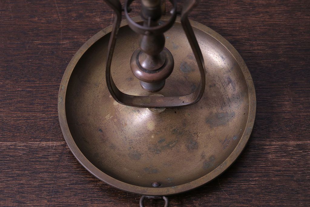 アンティーク雑貨 ビンテージ 古い質感が味わい深い真鍮製の燭台 