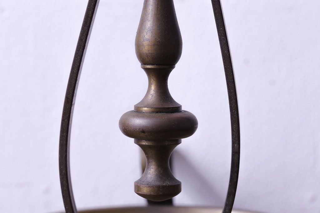 アンティーク雑貨　ビンテージ　古い質感が味わい深い真鍮製の燭台(ろうそく立て)(2)