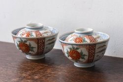 古民具・骨董　江戸期　華やかな古伊万里色絵染付　蓋つき茶碗2客セット(1)