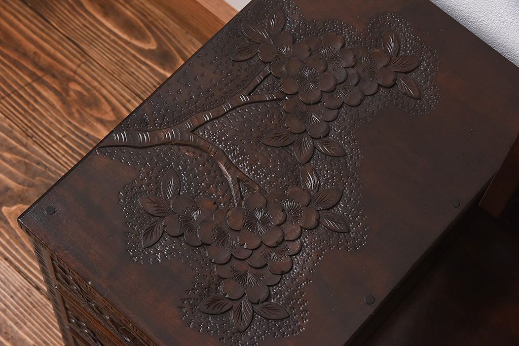 中古　伝統工芸　軽井沢彫り　繊細な技が光るドレッサー(三面鏡、鏡台、化粧台)
