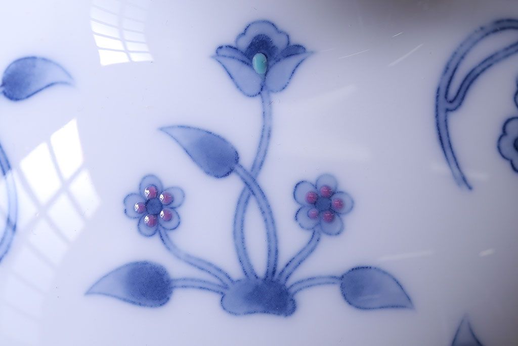 アンティーク雑貨　中古　大蔵陶園(OKURA)　花と蝶と鳥の絵柄が上品な花瓶(花器)