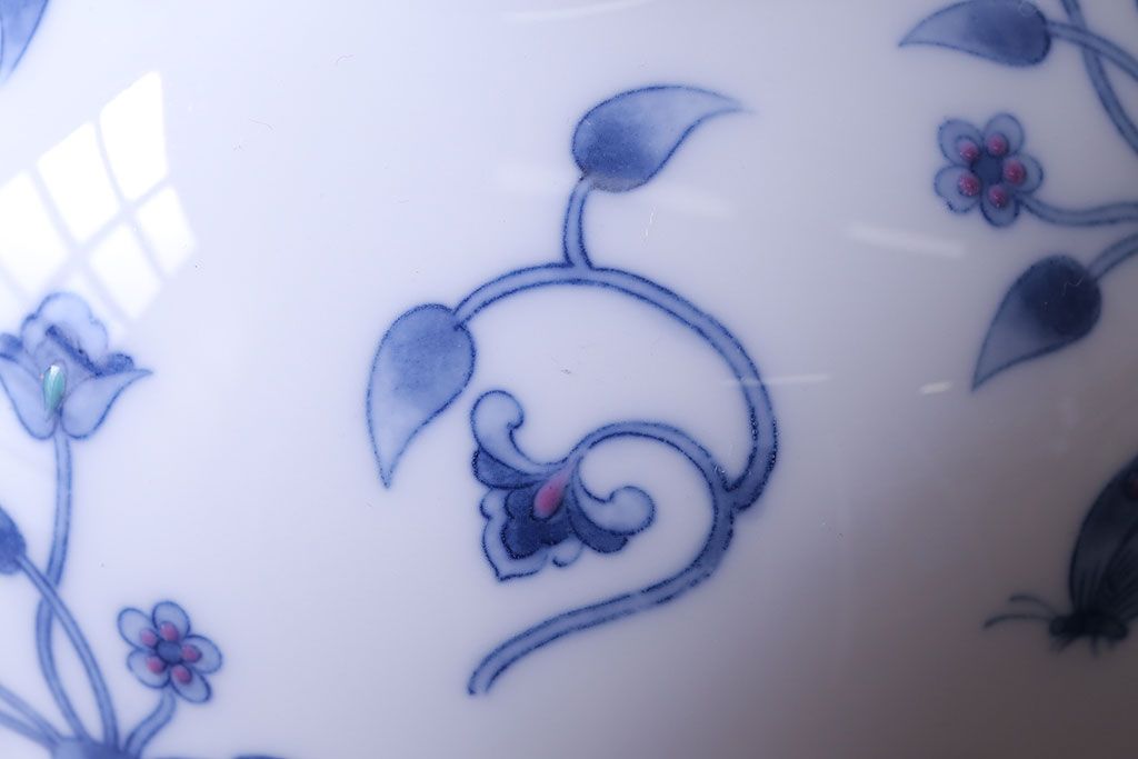 アンティーク雑貨　中古　大蔵陶園(OKURA)　花と蝶と鳥の絵柄が上品な花瓶(花器)