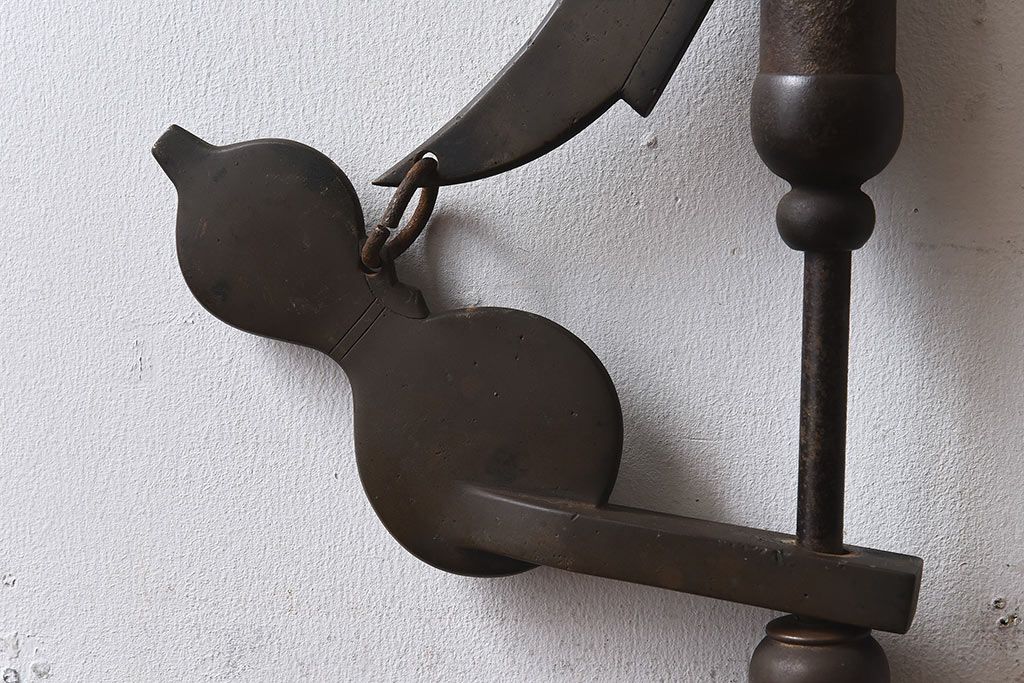 アンティーク雑貨　古民具・骨董　真鍮の飾りが趣きある中通し式自在鉤(じざいかぎ)