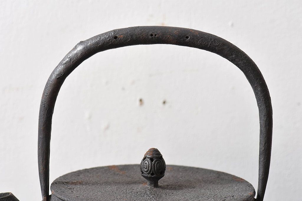アンティーク雑貨　未使用　大正昭和初期　和の雰囲気を引き立てる南部三巌堂の鉄瓶(茶道具)