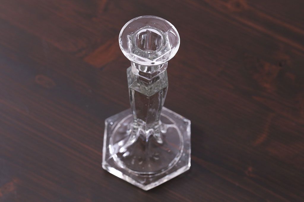 アンティーク雑貨　イギリスビンテージ　シンプルなデザインのガラス製キャンドルスタンド(ろうそく立て)(1)