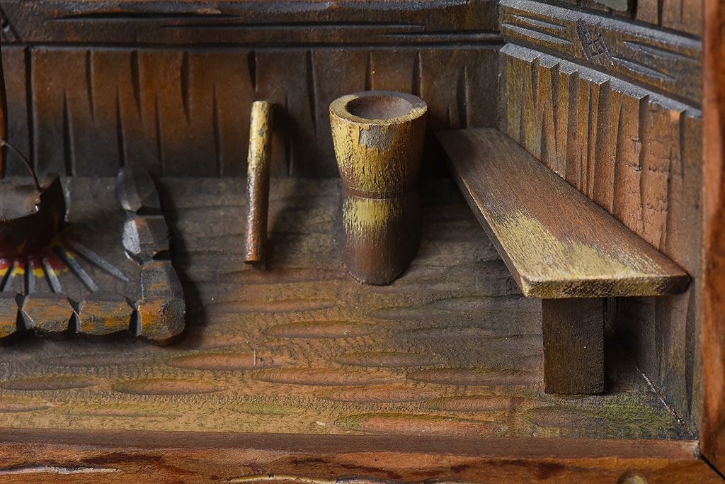 アンティーク雑貨　郷土玩具　木彫り　アイヌの家　遠近法応用額(壁掛けディスプレイ、立体絵)