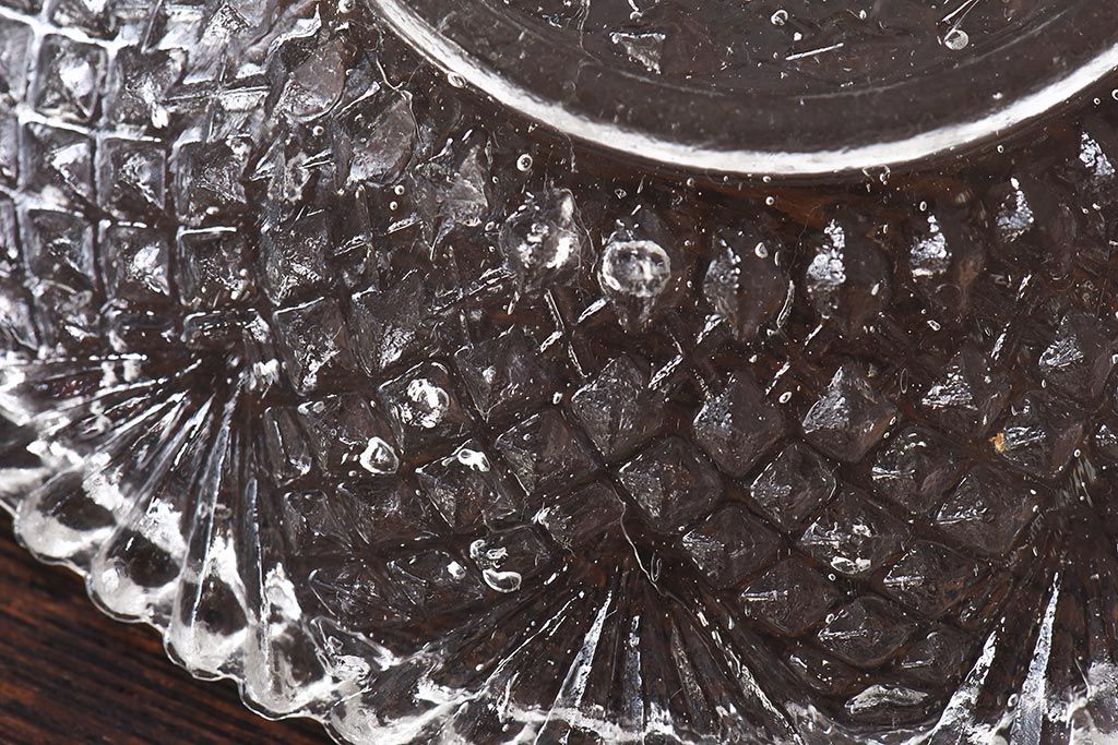 アンティーク雑貨　プレスガラス　昭和レトロ　アンティークの小皿(レース皿)3枚セット