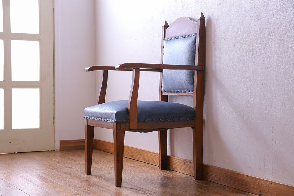 レトロ家具 昭和レトロ 古い木の質感が趣き深いチャーチチェア レトロ家具 昭和レトロ 古い木の質感が趣き深いチャーチチェア