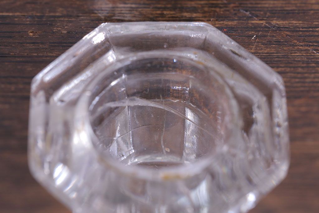 アンティーク雑貨　イギリスアンティーク スリムなシルエットが格好良いガラス製キャンドルスタンド(ろうそく立て、キャンドルホルダー)