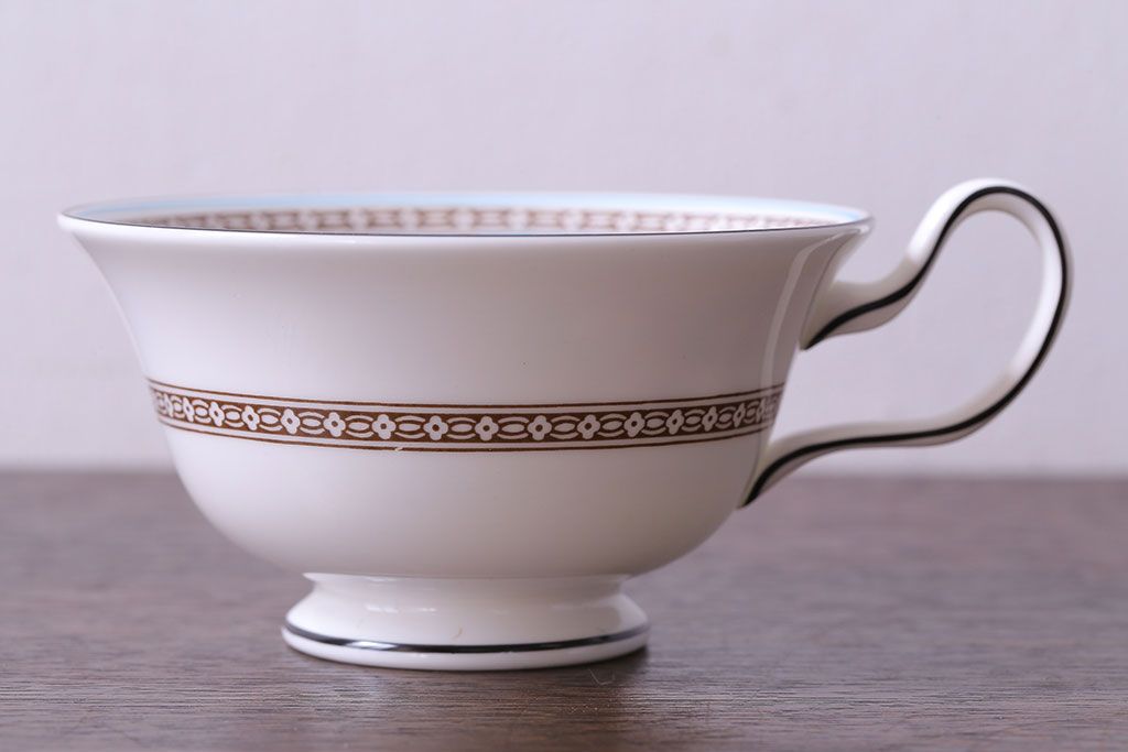 アンティーク雑貨　【T様ご成約】中古　イギリスWedgwood(ウェッジウッド)　FLORENTINE(フロレンティーン)　ターコイズ　カップ&ソーサー2客セット