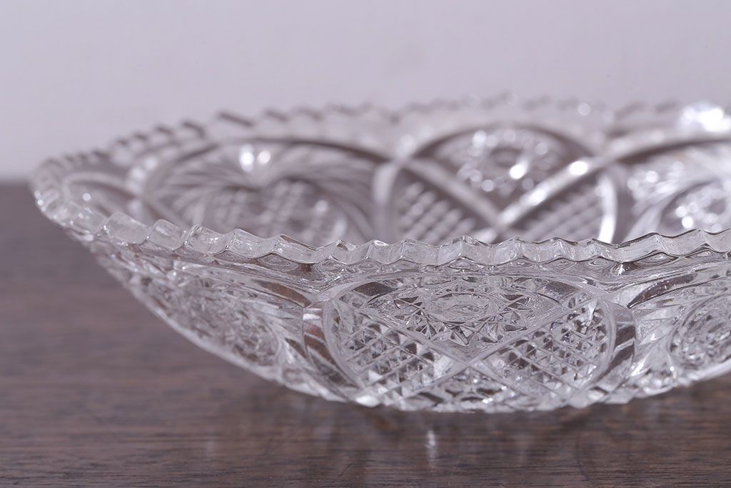アンティーク雑貨　繊細で華やかなデザインのガラス製レース深皿(鉢、ボウル)2枚セット(3)