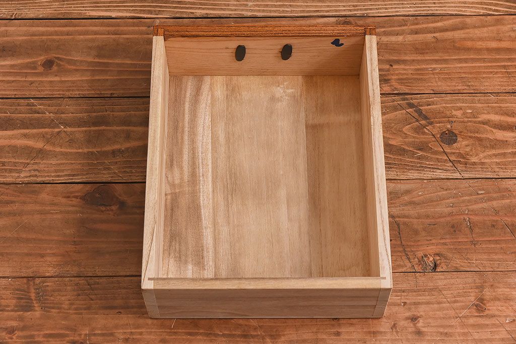 中古　民芸家具　力強い杢目が見事な飾り棚(茶棚)