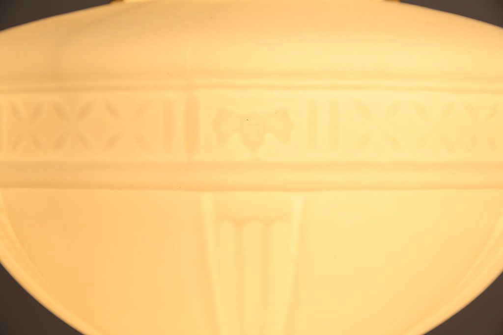 和製アンティーク　ブラケットの意匠が上品な陽刻照明(ペンダントライト、天井照明、吊り下げ照明)