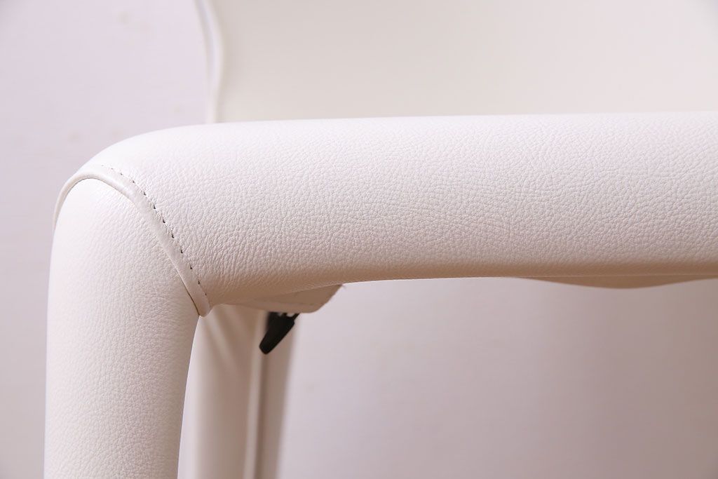 中古美品　Cassina(カッシーナ) X革　369 HOLA(オラ) アームレスチェア(ダイニングチェア、椅子)(1)(定価約20万円)