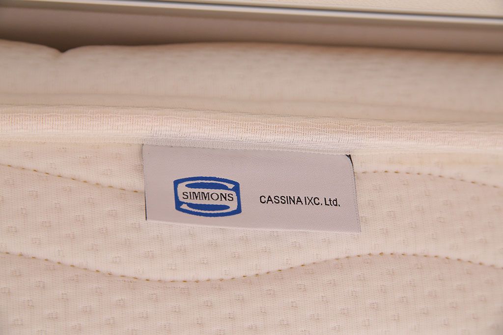 展示美品　Cassinaixc.社(カッシーナイクスシー)　L26　VOLAGE(ヴォラージュ)ベッド(定価約150万円)