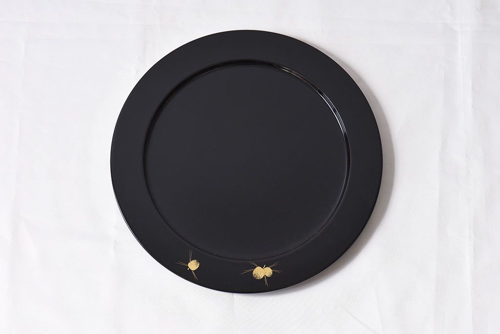 輪島塗　箱付　松ぼっくり　沈金蒔絵　上品な干菓子器(漆器、和食器)2枚セット