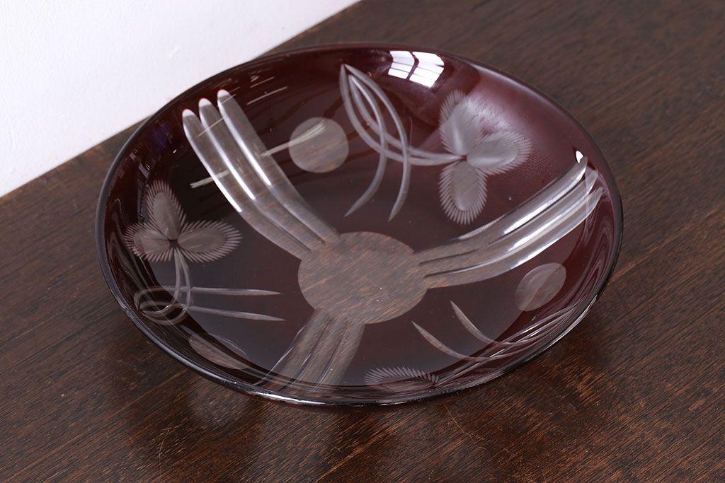 アンティーク雑貨　上品な雰囲気が漂う赤被せ切子ガラス大皿(和食器)