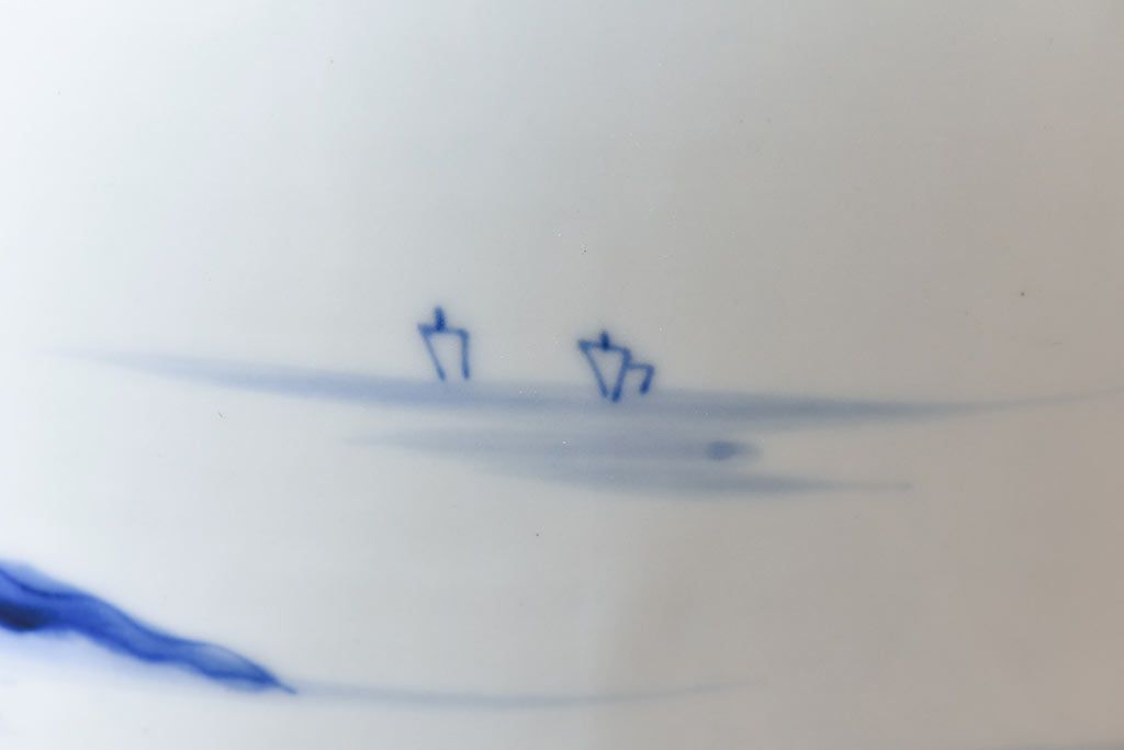 アンティーク雑貨　昭和期　山水図　藍色の濃淡が美しい瀬戸火鉢(鉢カバー)(1)